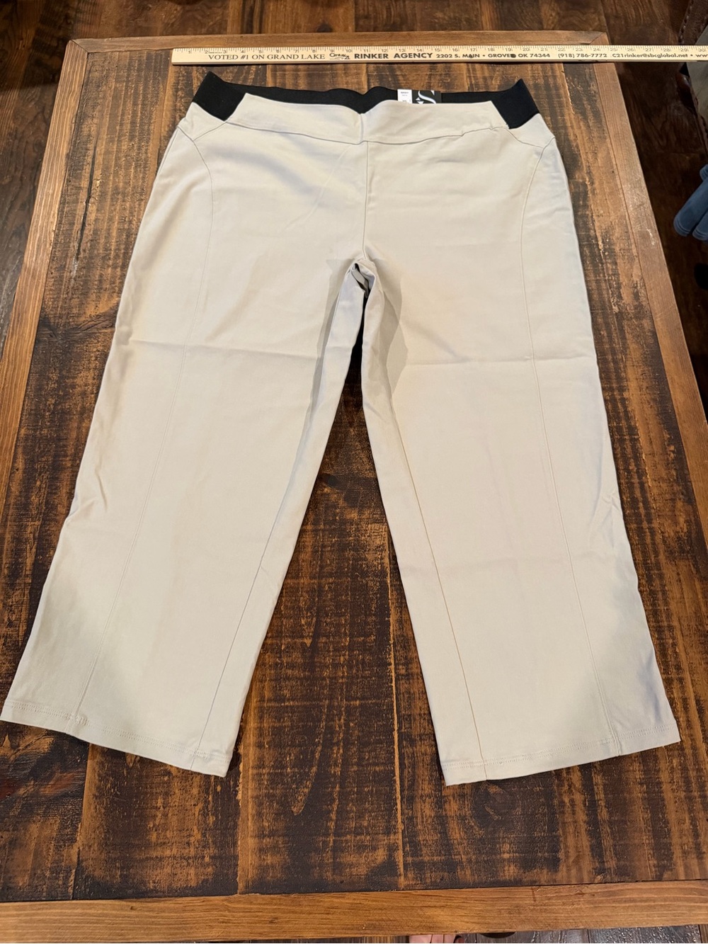 Simply Vera Vera Wang Beige Capris with Black Waistband